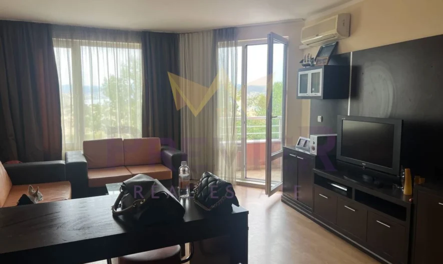 Просторен тристаен апартамент с гледка море в Несебър -  - снимка 3 - Имоти Премиер