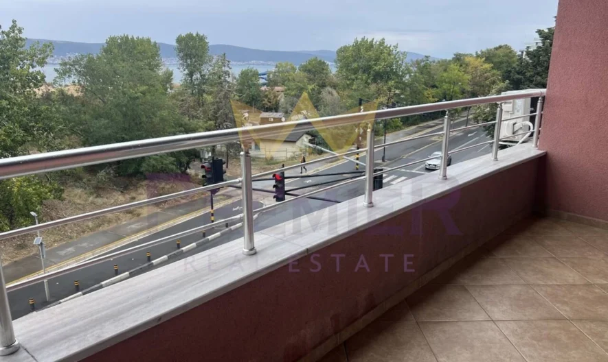 Просторен тристаен апартамент с гледка море в Несебър -  - снимка 8 - Имоти Премиер