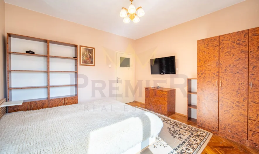 Просторен тристаен апартамент с възможност за паркиране в сърцето на града !! -  - снимка 18 - Имоти Премиер