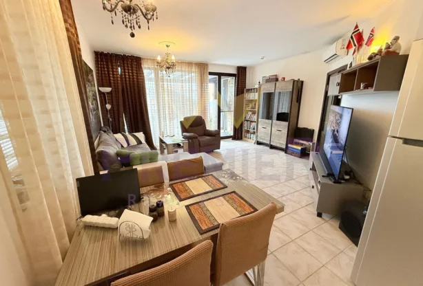 Просторен тристаен апартамент с веранда в комплекс „Бей Вю Вилас“, Кошарица -  - снимка 1 - Имоти Премиер