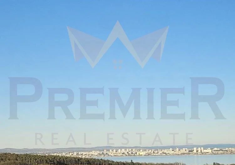 просторен тристаен апартамент в гр. Бургас, ж.к. Меден рудник, зона D - - снимка 12 - Имоти Премиер