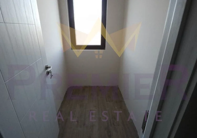 просторен тристаен апартамент в гр. Бургас, ж.к. Меден рудник, зона D - - снимка 3 - Имоти Премиер