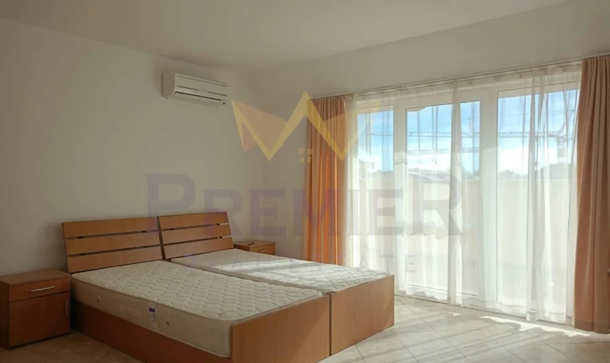 Просторен тристаен апартамент в поддържан комплекс -  - снимка 1 - Имоти Премиер