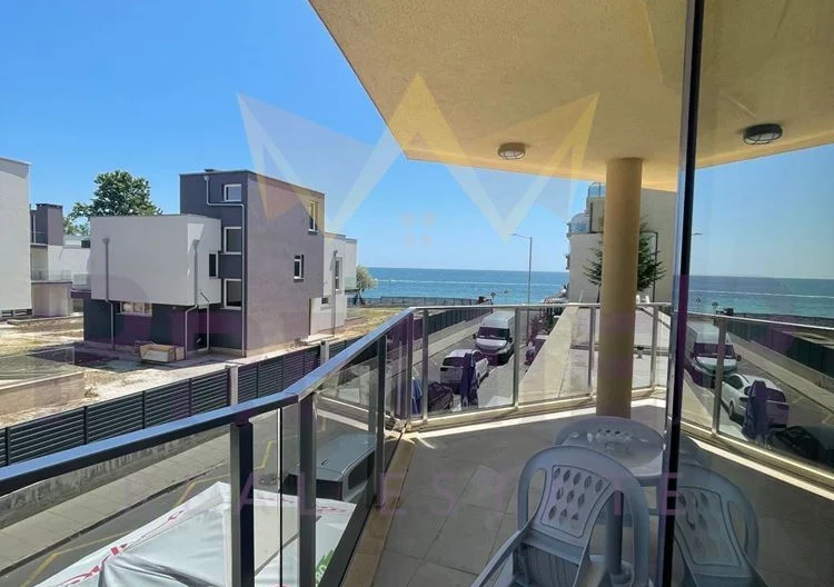 Просторен тристаен апартамент в Равда - - снимка 12 - Имоти Премиер