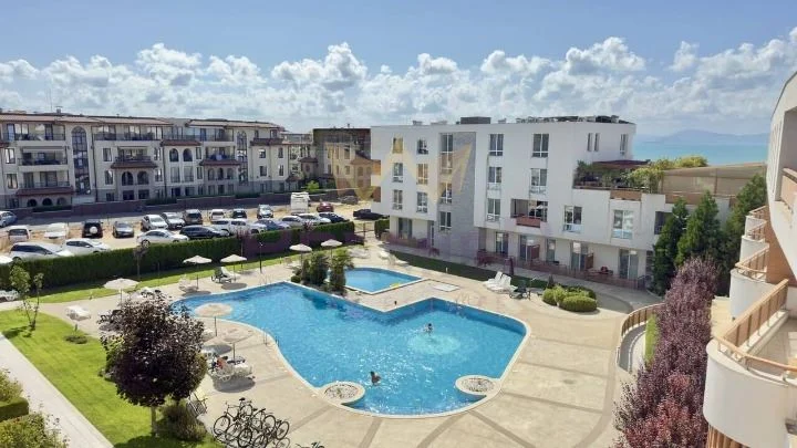 Просторен тристаен апартамент в Сарафово -  - снимка 11 - Имоти Премиер