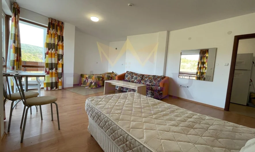 Просторен тристаен апартамент в Слънчев Бряг -  - снимка 1 - Имоти Премиер