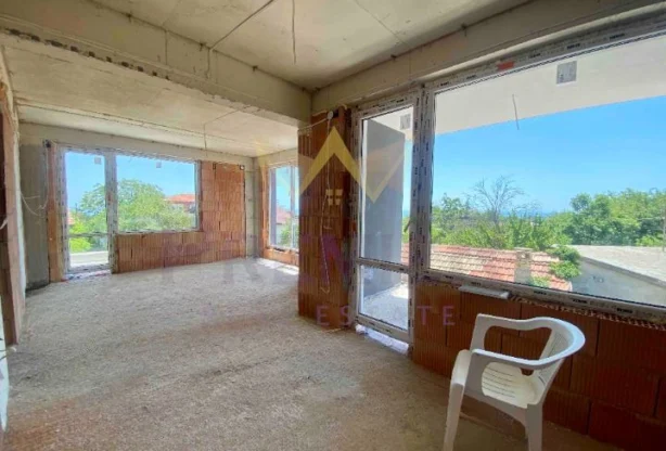 Агенция за недвижими имоти - Имоти Премиер - имот - 1237592, Цена: 198000 EUR