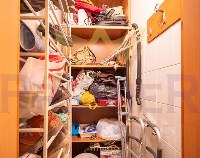 Просторен тристаен тухлен  апартамент с подземен гараж , находящ се в гр Добрич , до Езикова гимназия -  - снимка 18 - Имоти Премиер