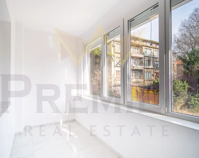 Просторен тристаен в центъра на Варна -  - снимка 13 - Имоти Премиер