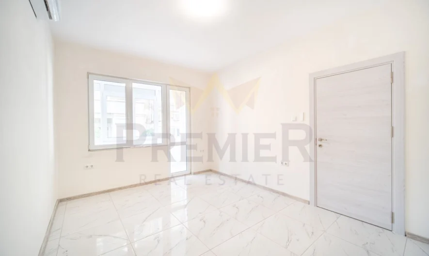 Просторен тристаен в центъра на Варна -  - снимка 2 - Имоти Премиер