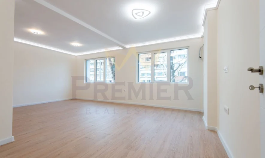 Просторен тухлен апартамент до McDrive – Варна Лятно кино Тракия - - снимка 1 - Имоти Премиер