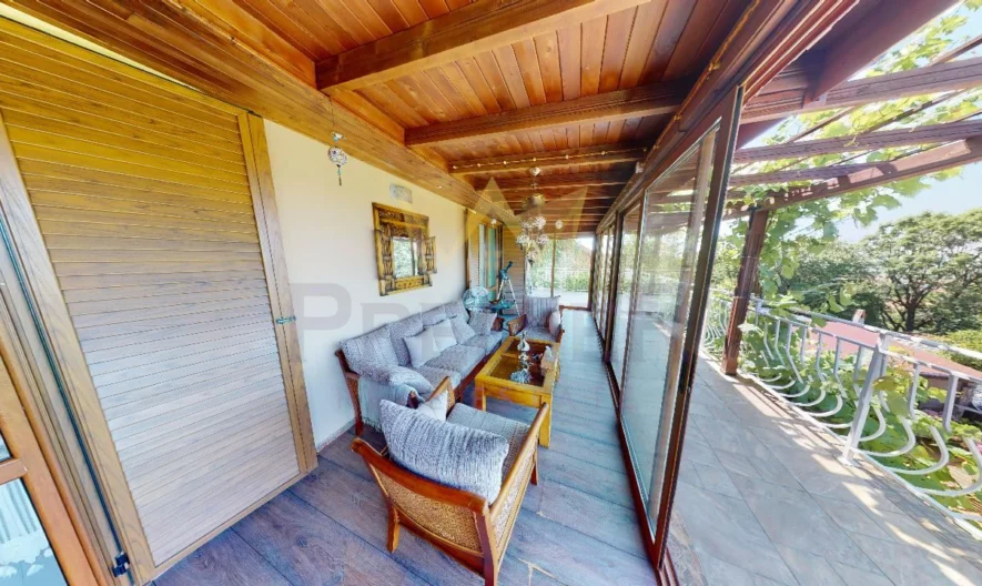 Просторна двуетажна къща с басейн в Кошарица -  - снимка 19 - Имоти Премиер