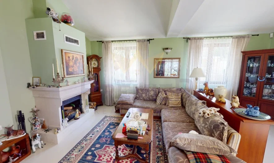 Просторна двуетажна къща с басейн в Кошарица -  - снимка 7 - Имоти Премиер