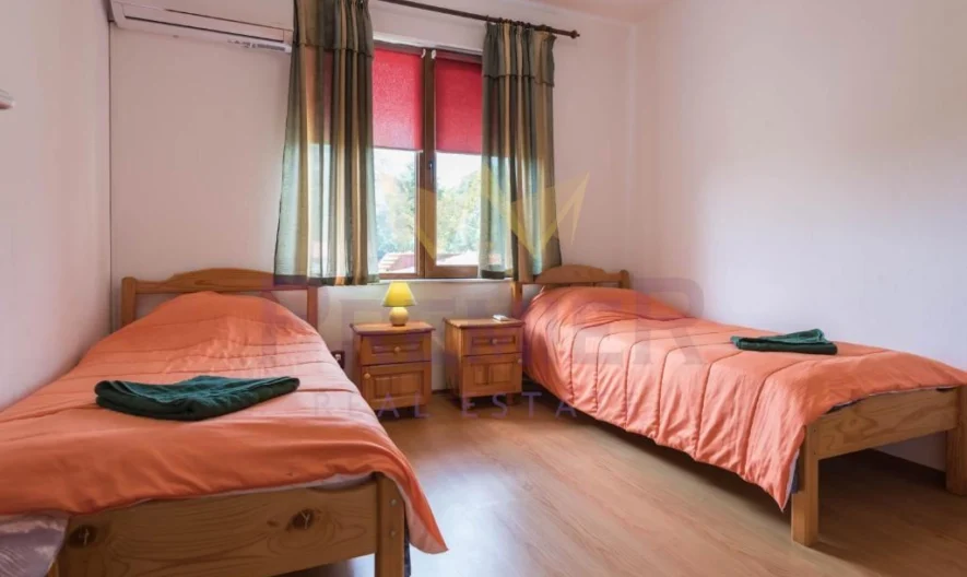 Просторна двуетажна къща в предпочитания район на гр. Балчик – близо до Ботаническата градина и морето -  - снимка 14 - Имоти Премиер