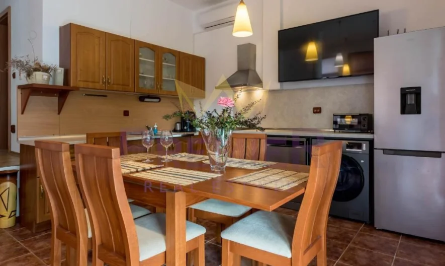 Просторна двуетажна къща в предпочитания район на гр. Балчик – близо до Ботаническата градина и морето -  - снимка 7 - Имоти Премиер