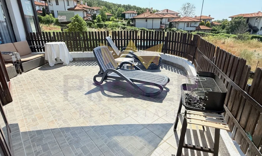 Просторна двуетажна къща в затворен комплекс Bay View Villas – Кошарица -  - снимка 12 - Имоти Премиер