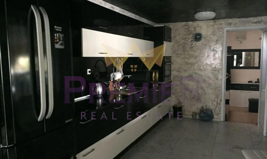 Просторна къща 320 кв.м. с двор 1000 кв.м. близо до Бургас -  - снимка 3 - Имоти Премиер