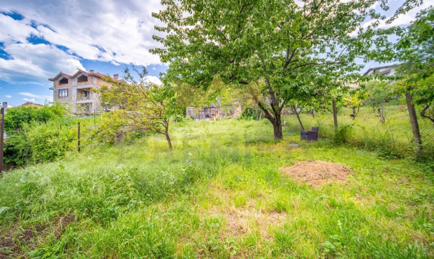 Просторна къща на четири нива с двор и паркоместа в кв. Виница - - снимка 19 - Имоти Премиер