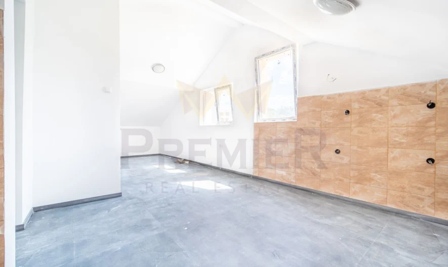 Просторна къща на четири нива с двор и паркоместа в кв. Виница - - снимка 24 - Имоти Премиер