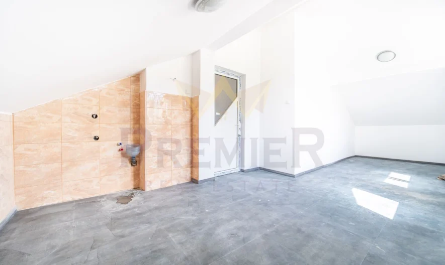 Просторна къща на четири нива с двор и паркоместа в кв. Виница - - снимка 27 - Имоти Премиер