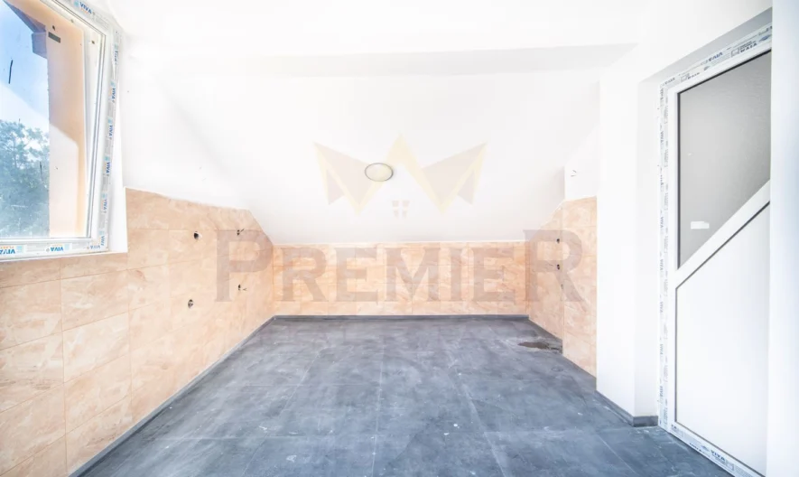 Просторна къща на четири нива с двор и паркоместа в кв. Виница - - снимка 28 - Имоти Премиер