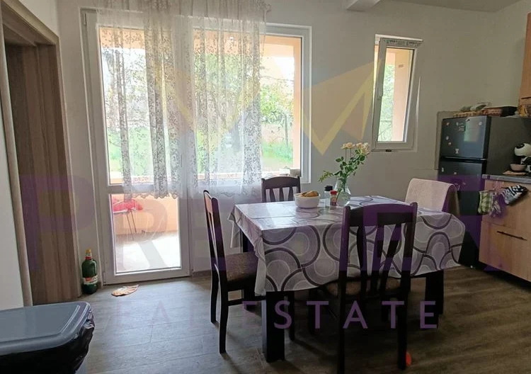 Просторна къща на четири нива с двор и паркоместа в кв. Виница - - снимка 30 - Имоти Премиер