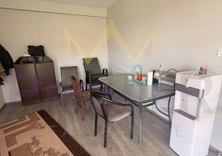 Просторна къща с 20 декара орехови насаждения със собствен водоизточник в с. Малка поляна -  - снимка 15 - Имоти Премиер