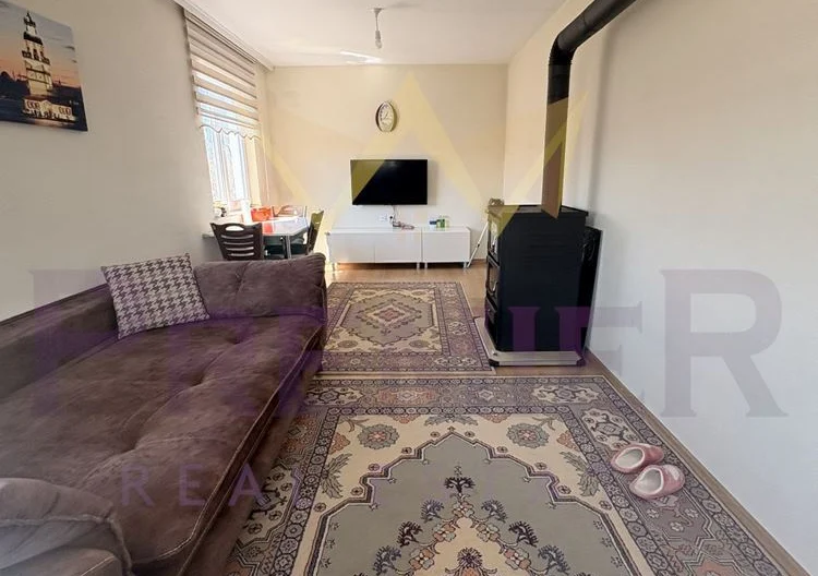 Просторна къща с 20 декара орехови насаждения със собствен водоизточник в с. Малка поляна -  - снимка 22 - Имоти Премиер