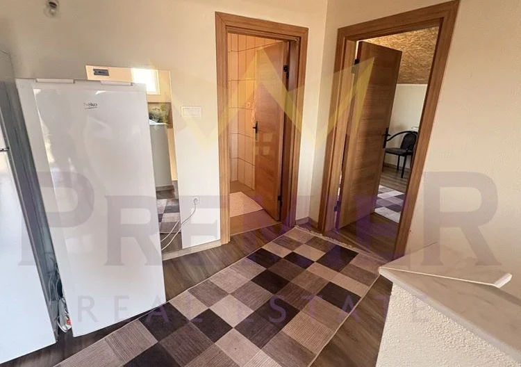 Просторна къща с 20 декара орехови насаждения със собствен водоизточник в с. Малка поляна -  - снимка 33 - Имоти Премиер