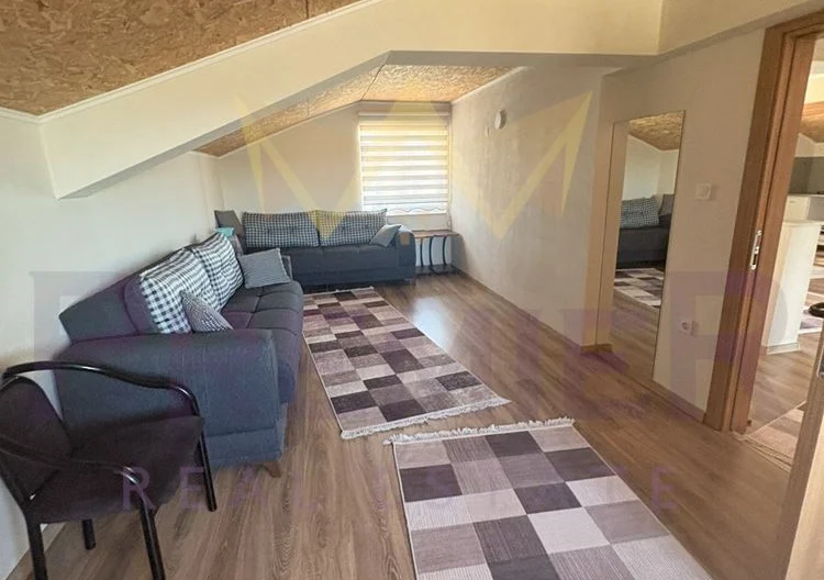 Просторна къща с 20 декара орехови насаждения със собствен водоизточник в с. Малка поляна -  - снимка 34 - Имоти Премиер