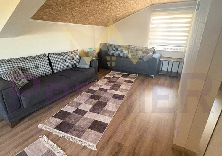 Просторна къща с 20 декара орехови насаждения със собствен водоизточник в с. Малка поляна -  - снимка 35 - Имоти Премиер