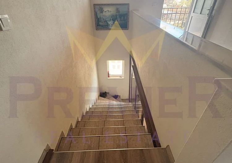 Просторна къща с 20 декара орехови насаждения със собствен водоизточник в с. Малка поляна -  - снимка 43 - Имоти Премиер