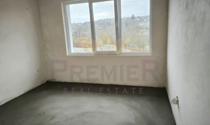 Просторна къща за постоянно живеене или ваканционен дом в с. Черни връх -  - снимка 7 - Имоти Премиер