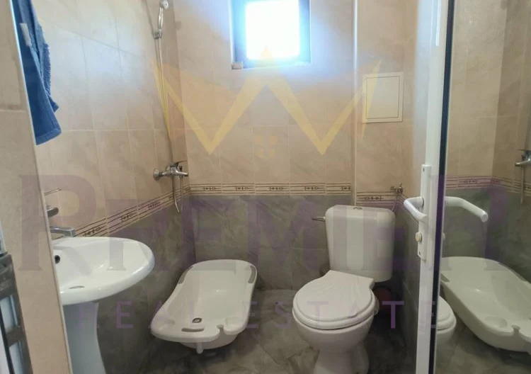 Просторна триетажна къща с морска панорама в Свети Влас - - снимка 12 - Имоти Премиер