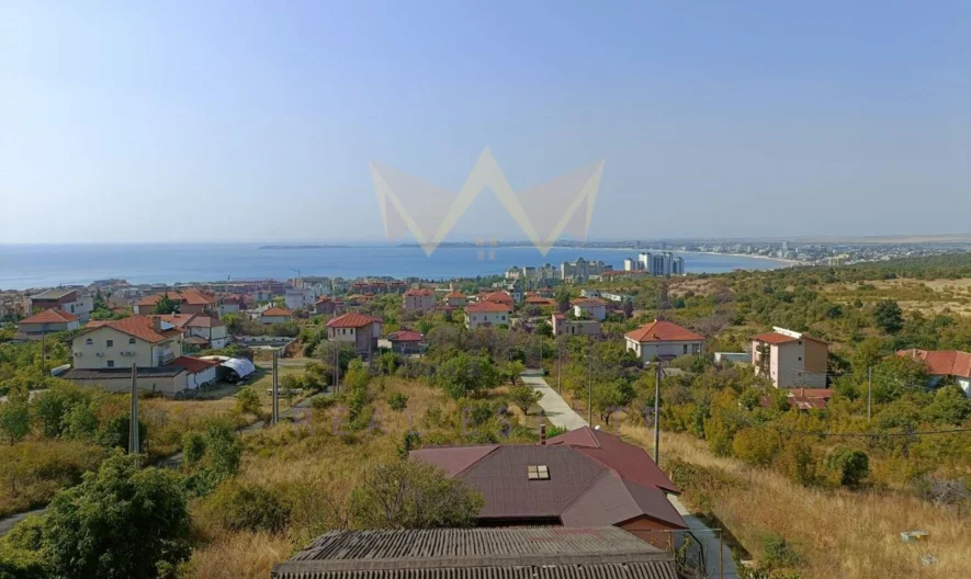 Просторна триетажна къща с морска панорама в Свети Влас - - снимка 15 - Имоти Премиер