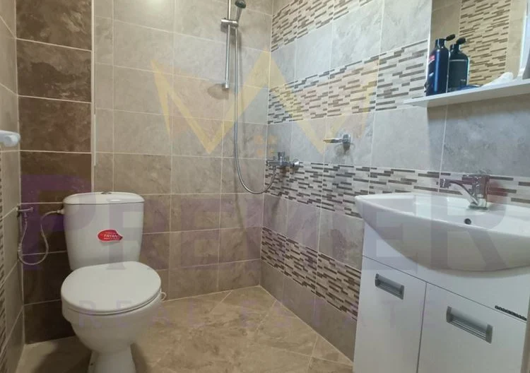 Просторна триетажна къща с морска панорама в Свети Влас - - снимка 9 - Имоти Премиер