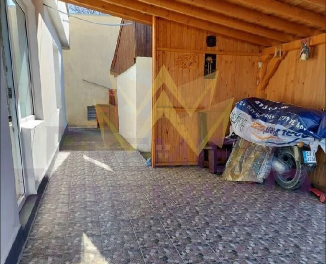 Просторна триетажна къща в гр. Бяла. - - снимка 12 - Имоти Премиер