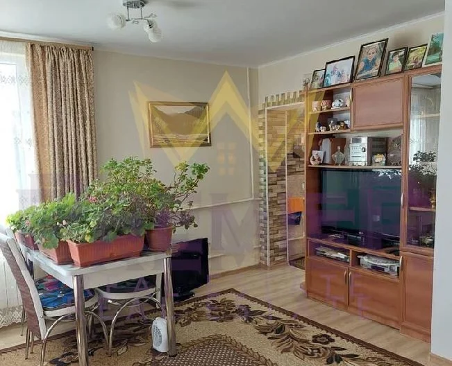 Просторна триетажна къща в гр. Бяла. -  - снимка 12 - Имоти Премиер