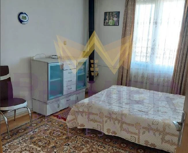 Просторна триетажна къща в гр. Бяла. - - снимка 5 - Имоти Премиер