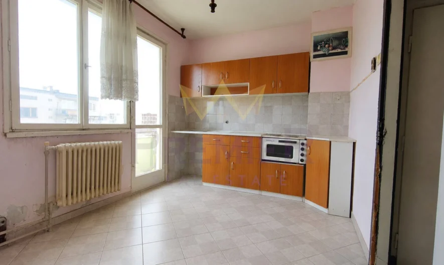 🏡 ПРОСТОРНАЯ ЧЕТЫРЁХКОМНАТНАЯ КВАРТИРА ПО ЦЕНЕ, КОТОРАЯ ВСТРЕЧАЕТСЯ ВСЁ РЕЖЕ! Г. ДЕВНЯ -  - снимка 3 - Имоти Премиер