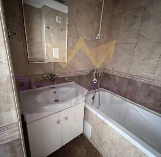 Просторно ателие с панорамна гледка към залива -  - снимка 11 - Имоти Премиер