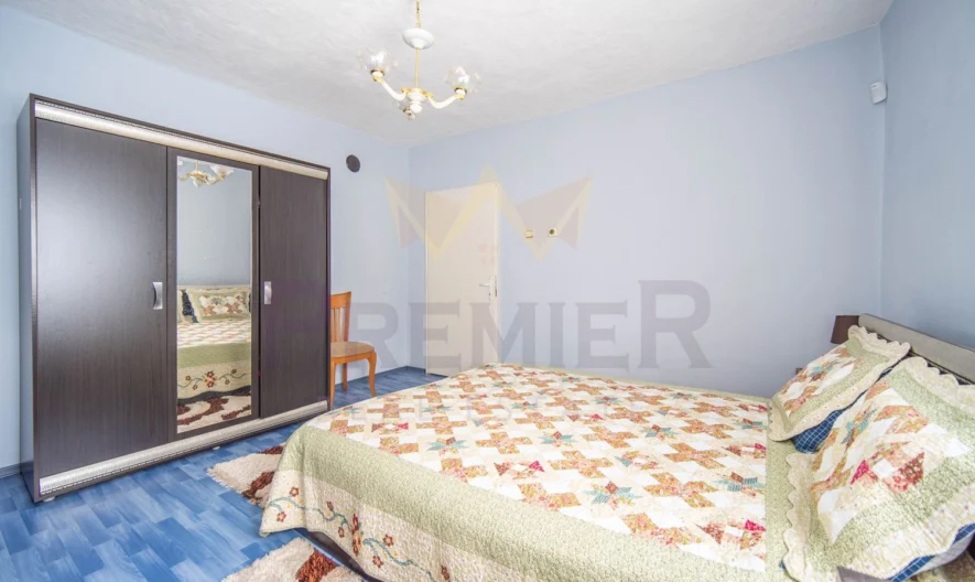 Реновирана къща с гараж и лятна кухня - - снимка 7 - Имоти Премиер