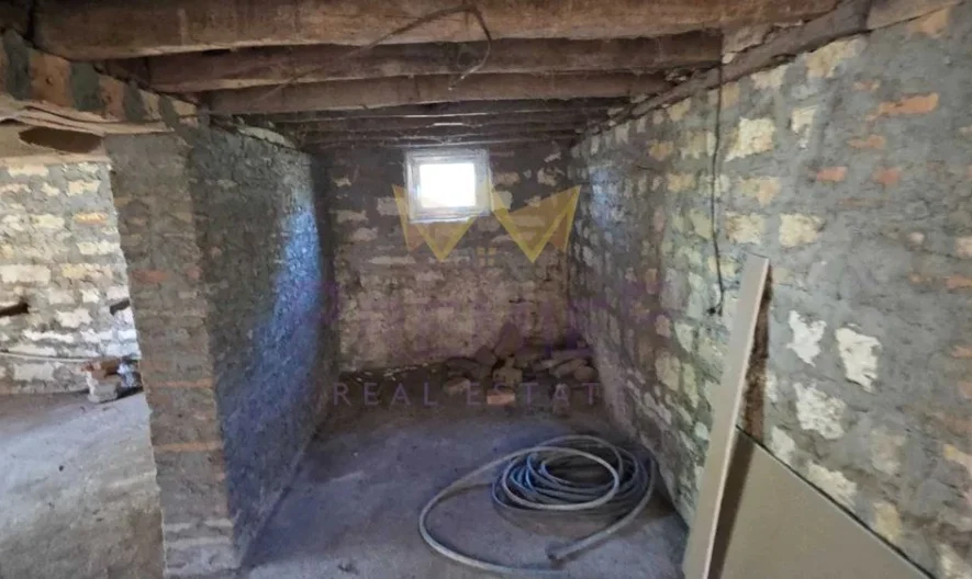 Реновирана къща в село Червенци -  - снимка 16 - Имоти Премиер