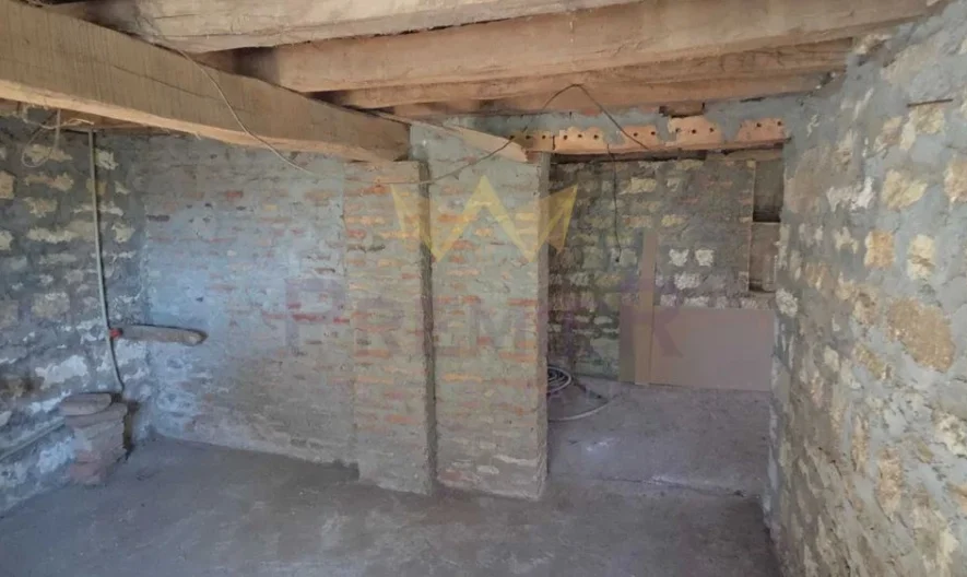 Реновирана къща в село Червенци -  - снимка 17 - Имоти Премиер