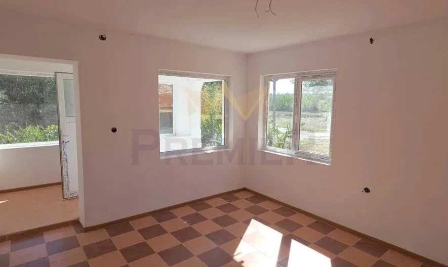 Реновирана къща в село Червенци -  - снимка 6 - Имоти Премиер