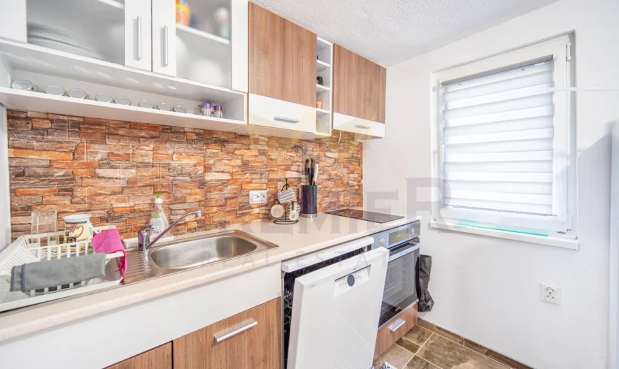 Реновирана къща в село Соколово ! -  - снимка 7 - Имоти Премиер