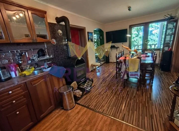 Самостоятелна двуетажна къща с голям двор в с. Порой - - снимка 6 - Имоти Премиер