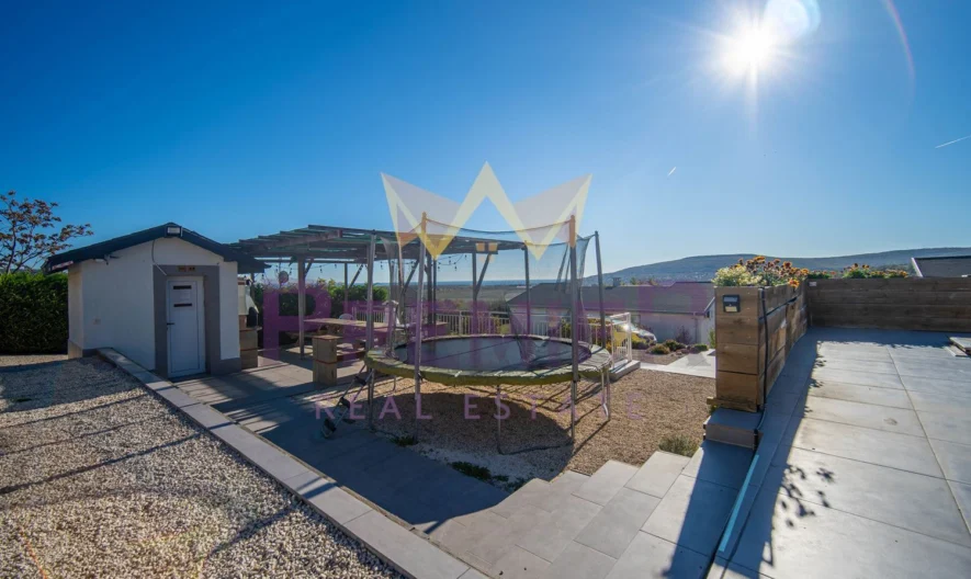 Самостоятелна едноетажна къща с двор в затворен комплекс с морска панорама край с. Кранево. - - снимка 25 - Имоти Премиер