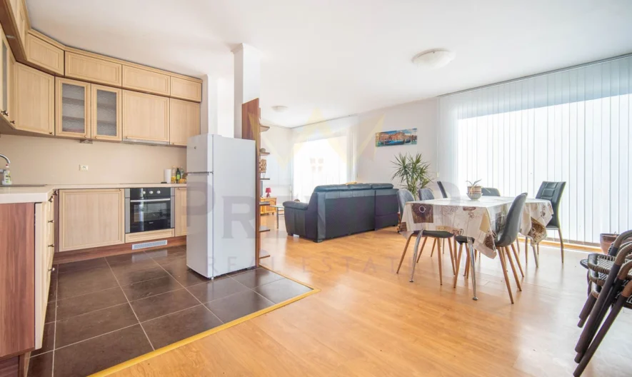 Самостоятелна едноетажна къща с двор в затворен комплекс с морска панорама край с. Кранево. - - снимка 4 - Имоти Премиер