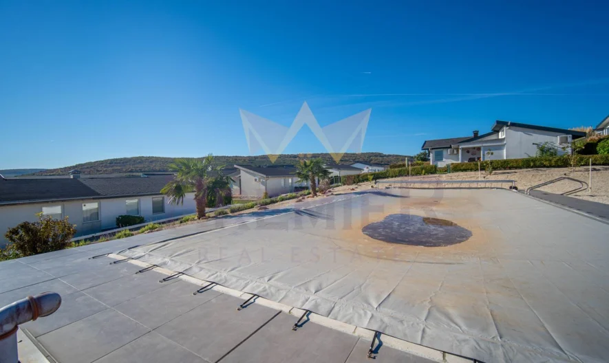 Самостоятелна едноетажна къща тип близнак с двор в затворен комплекс с морска панорама до с. Кранево -  - снимка 14 - Имоти Премиер